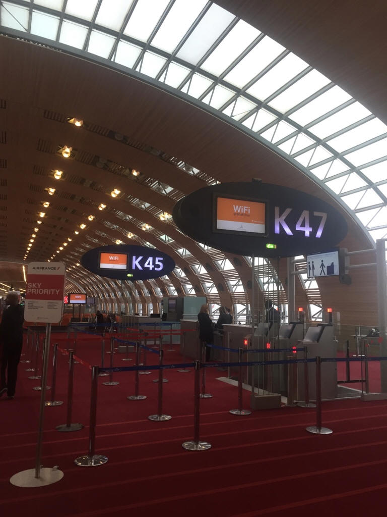 Smoking At Charles De Gaulle Airport Cdg